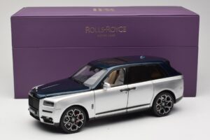 Rolls-Royce Cullinan Blau & Silber Zweifarbig OEM 1:18 028-16B Druckguss — Bild 8 von 8