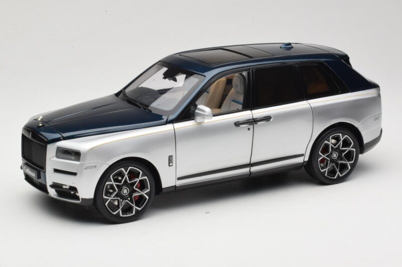 Rolls-Royce Cullinan Blau & Silber Zweifarbig OEM 1:18 028-16B Druckguss