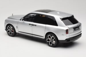 Rolls-Royce Cullinan Silber Mit Shadow Wheels OEM 1:18 028-16A Druckguss — Bild 7 von 8