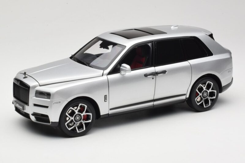 Rolls-Royce Cullinan Silber Mit Shadow Wheels OEM 1:18 028-16A Druckguss
