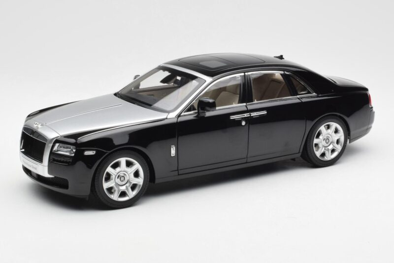 Rolls-Royce Ghost Schwarz & Silber Kyosho 1:18 008802BKS2 Druckguss