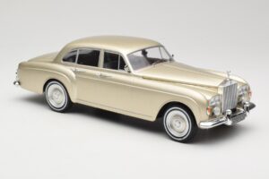 Rolls-Royce Silver Cloud III Flying Spur H.J. Mulliner Gold MCG 1:18 MCG18058 Druckguss — Bild 4 von 6