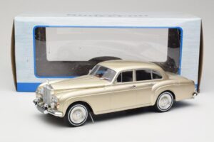 Rolls-Royce Silver Cloud III Flying Spur H.J. Mulliner Gold MCG 1:18 MCG18058 Druckguss — Bild 6 von 6