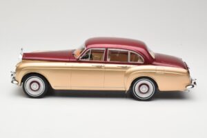Rolls-Royce Silver Cloud III Flying Spur H.J. Mulliner Rot & Gold MCG 1:18 MCG18132 Druckguss — Bild 3 von 6