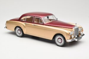 Rolls-Royce Silver Cloud III Flying Spur H.J. Mulliner Rot & Gold MCG 1:18 MCG18132 Druckguss — Bild 4 von 6