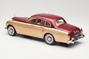 Rolls-Royce Silver Cloud III Flying Spur H.J. Mulliner Rot & Gold MCG 1:18 MCG18132 Druckguss — Bild 5 von 6