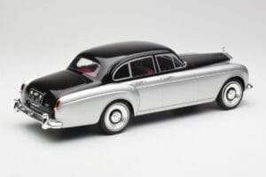 Rolls-Royce Silver Cloud III Mulliner Silber & Schwarz MCG 1:18 MCG18128 Druckguss — Bild 2 von 6