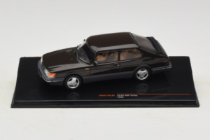 Saab 900 Turbo Schwarz IXO 1:43 CLC577N Druckguss