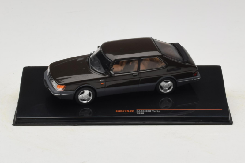 Saab 900 Turbo Schwarz IXO 1:43 CLC577N Druckguss