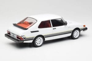 Saab 900 Turbo Weiß MCG 1:18 MCG18339 Druckguss — Bild 2 von 6