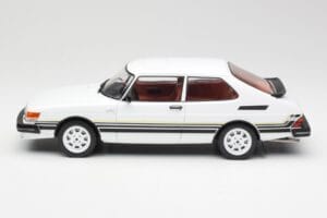 Saab 900 Turbo Weiß MCG 1:18 MCG18339 Druckguss — Bild 3 von 6