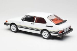 Saab 900 Turbo Weiß MCG 1:18 MCG18339 Druckguss — Bild 5 von 6