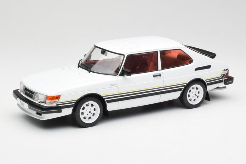 Saab 900 Turbo Weiß MCG 1:18 MCG18339 Druckguss