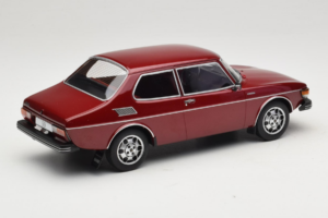 Saab 99 EMS Metallic Rot MCG 1:18 MCG18441 Druckguss — Bild 2 von 6