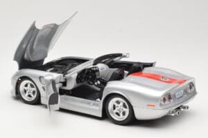 Shelby Series 1 Silber Bburago 1:18 3323 Druckguss — Bild 5 von 8