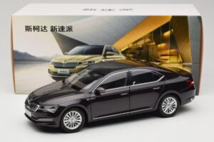 Skoda Superb Mk3 Schwarz Paudi Model 1:18 ZSS000006BLA Druckguss — Bild 8 von 8
