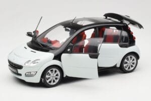 Smart Forfour Weiß Kyosho 1:18 0019141V001C01Q00 Druckguss — Bild 2 von 8