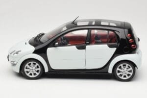 Smart Forfour Weiß Kyosho 1:18 0019141V001C01Q00 Druckguss — Bild 4 von 8