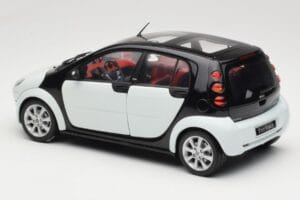 Smart Forfour Weiß Kyosho 1:18 0019141V001C01Q00 Druckguss — Bild 7 von 8