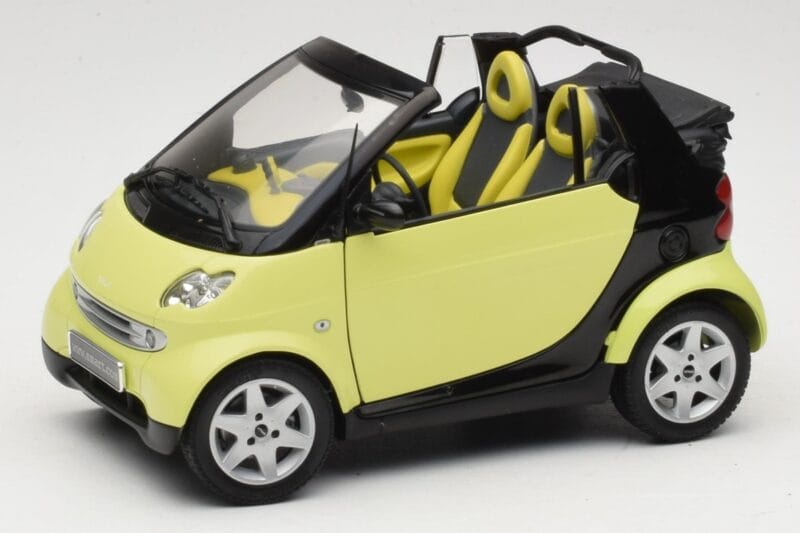 Smart Fortwo 450 Cabrio Gelb Minichamps 1:18 0012889V001C49Q00 Druckguss