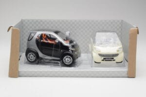 Smart Fortwo Schwarz & Weiß Maisto 1:18 56045 Druckguss