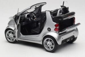 Smart Fortwo W450 Brabus Cabrio Silber Händler Edition Kyosho 1:18 0017769V001C05Q00 Druckguss — Bild 5 von 8