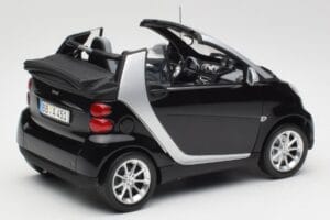Smart Fortwo Cabrio W451 Schwarz & Silber Minichamps 1:18 Q0022566V001C18Q00 Druckguss — Bild 3 von 8