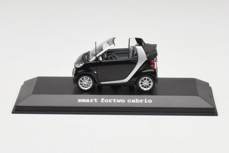 Smart Fortwo Cabrio Tief Schwarz Minichamps 1:43 Q0022561V001C18Q00 Druckguss
