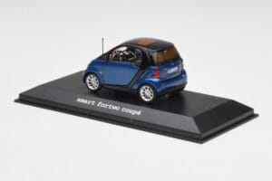 Smart Fortwo Coupe Aqua Blau Metallic & Schwarz Minichamps 1:43 Q0022558V001C77Q00 Druckguss — Bild 3 von 4