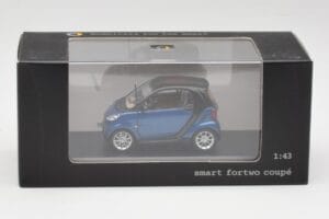 Smart Fortwo Coupe Aqua Blau Metallic & Schwarz Minichamps 1:43 Q0022558V001C77Q00 Druckguss — Bild 4 von 4