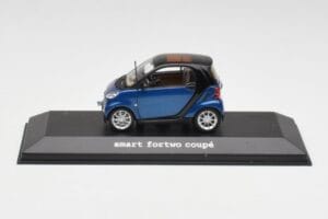 Smart Fortwo Coupe Aqua Blau Metallic & Schwarz Minichamps 1:43 Q0022558V001C77Q00 Druckguss