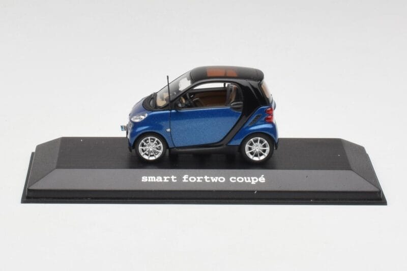 Smart Fortwo Coupe Aqua Blau Metallic & Schwarz Minichamps 1:43 Q0022558V001C77Q00 Druckguss