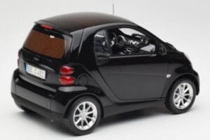 Smart Fortwo Coupe W451 Deep Schwarz Minichamps 1:18 Q0022563V001C02Q00 Druckguss — Bild 3 von 8