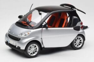 Smart Fortwo Coupe W451 Silber & Schwarz Minichamps 1:18 Q0022528V001C75Q00 Druckguss — Bild 2 von 8
