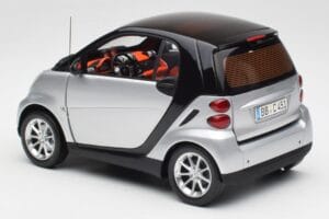Smart Fortwo Coupe W451 Silber & Schwarz Minichamps 1:18 Q0022528V001C75Q00 Druckguss — Bild 7 von 8