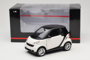Smart Fortwo 451 Coupe Weiß Schwarz Minichamps 1:18 150036302 Druckguss — Bild 8 von 8