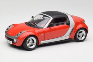 Smart Roadster Rot Bburago 1:18 34099 Druckguss