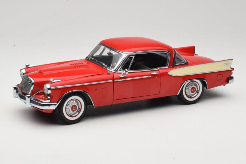 Studebaker Golden Hawk Apache Red Motor City 1:18 80009 Druckguss