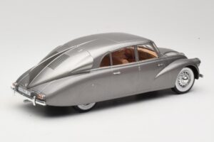 Tatra 87 Grau MCG 1:18 MCG18068 Druckguss — Bild 2 von 6