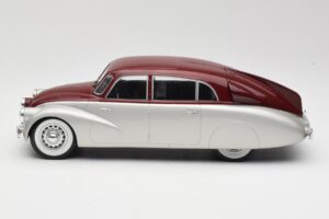 Tatra 87 Silber & Dunkelrot MCG 1:18 MCG18067 Druckguss — Bild 3 von 6