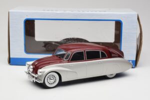Tatra 87 Silber & Dunkelrot MCG 1:18 MCG18067 Druckguss — Bild 6 von 6