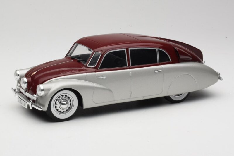 Tatra 87 Silber & Dunkelrot MCG 1:18 MCG18067 Druckguss