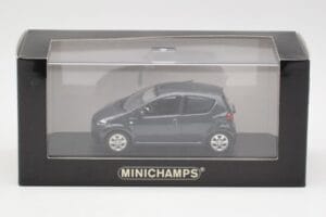 Toyota Aygo AB10 Grey Metallic Minichamps 1:43 AYGO001 Druckguss — Bild 4 von 4