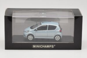 Toyota Aygo Light Blue Metallic Minichamps 1:43 TOYOTA012 Druckguss — Bild 4 von 4