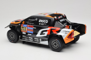 Toyota GR DKR Hilux Evo #211 H. Lategan / B. Cummings Rally Dakar 2025 IXO 1:18 18RMC237 Druckguss — Bild 5 von 6