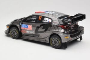 Toyota GR Yaris Rally1 #17 Toyota Gazoo Racing WRT S. Ogier / V. Landais Rally Finland 2024 IXO 1:18 18RMC216 Druckguss — Bild 5 von 6