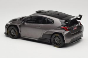 Toyota GR Yaris Rally2 Grau IXO 1:18 18CMC210 Druckguss — Bild 5 von 6