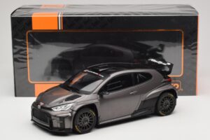 Toyota GR Yaris Rally2 Grau IXO 1:18 18CMC210 Druckguss — Bild 6 von 6