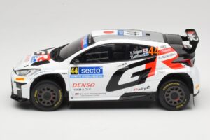 Toyota GR Yaris Rally2 #44 H. Kogure Rally Finland 2024 IXO 1:18 18RMC212B Druckguss — Bild 3 von 6