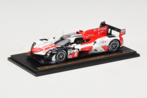 Toyota GR010 Hybrid Hypercar #8 S. Buemi / B. Hartley / R. Hirakawa Toyota Gazoo Racing 24 Hours of Le Mans 2023 Spark 1:43 T — Bild 3 von 4